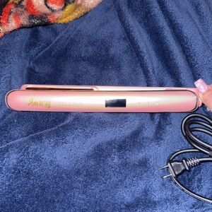 Amrezy x Bellami Flat Iron